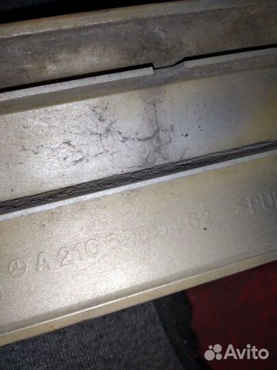 Молдинг двери передний правый Mercedes-Benz