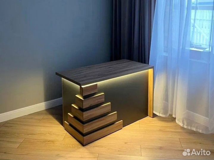 Стол в кабинет, офисная мебель под ключ