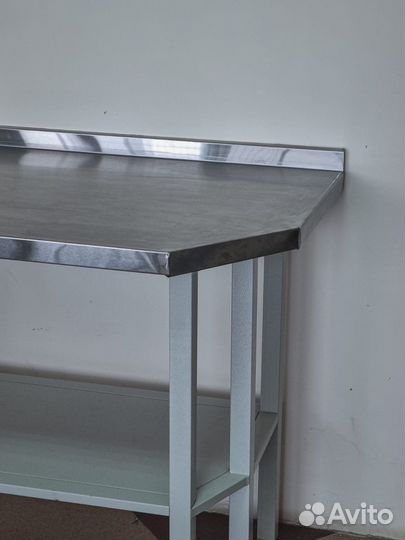 Стол разделочно-производственный с бортом и полкой