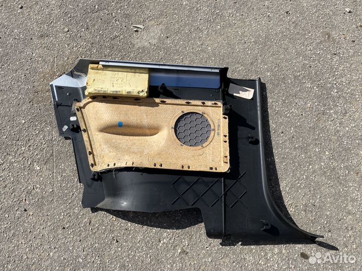 Обшивка задняя правая VW New Beetle A4