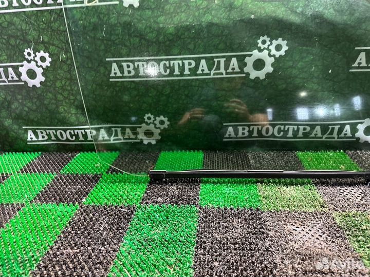 Стекло двойное переднее правое Lexus Lx 2009-2022