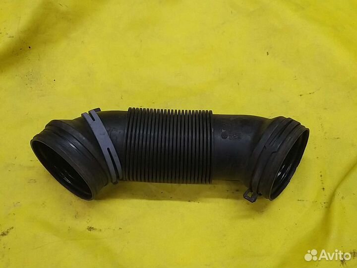 Патрубок воздушного фильтра на vag 1k0129684l