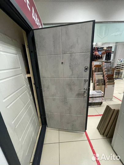 Дверь металлическая