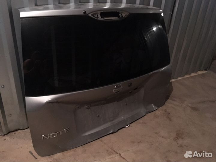 Заднее стекло 5 двери Nissan Note