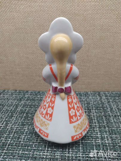 Фарфоровая статуэтка Катюша Вербилки