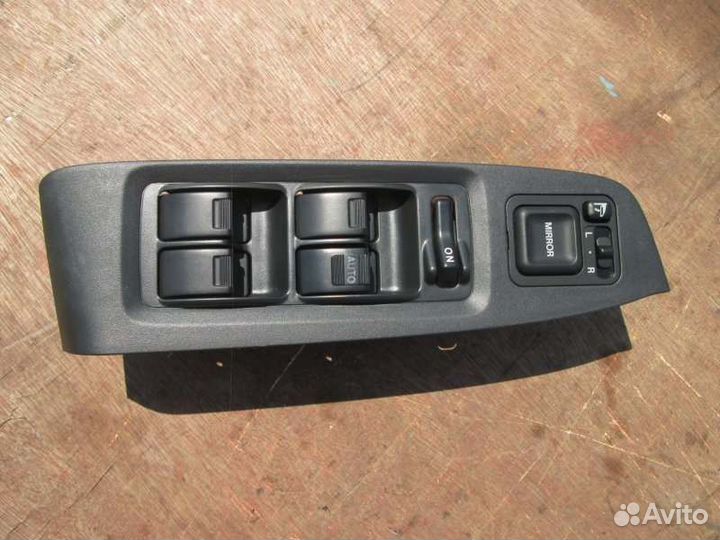 Блок управления зеркалами Honda Torneo CF3 F18B