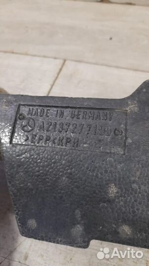 Уплотнитель двери передний левый Mercedes E Class