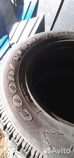 Goodyear UltraGrip 265/65 R17