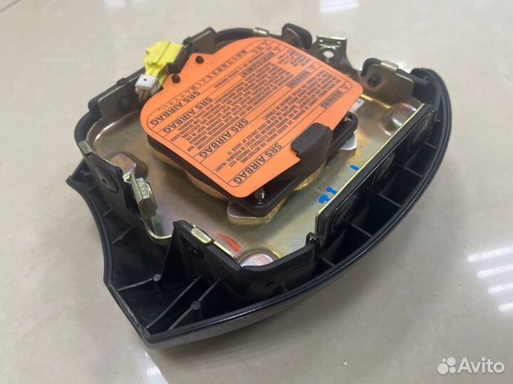 Подушка безопасности водителя Nissan Primera P11