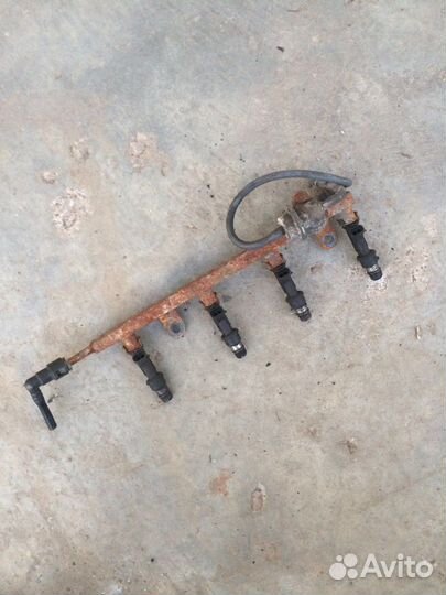 Топливная рампа Daewoo Nexia 1.5 8-ми кл. G15MF