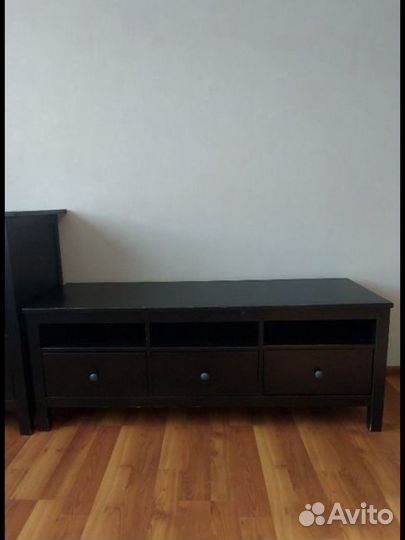 Шкаф IKEA hemnes / шкаф витрина