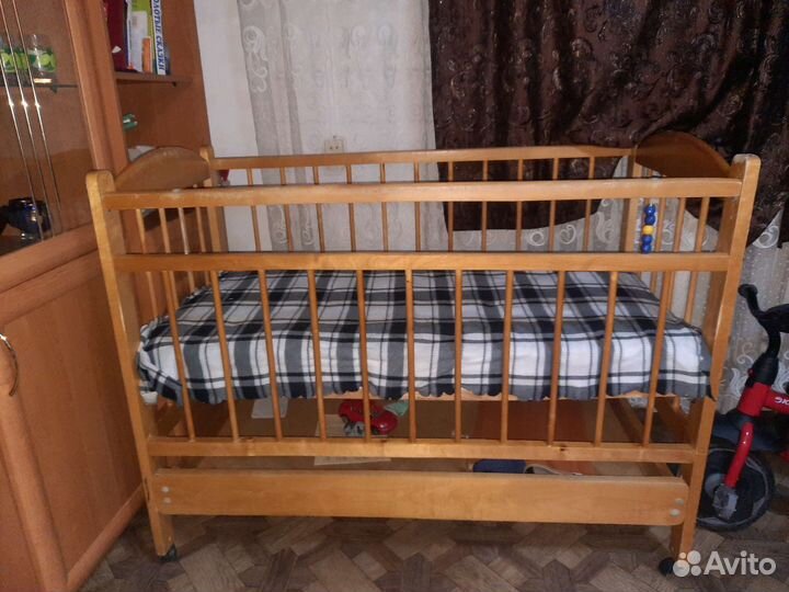 Детская кроватка