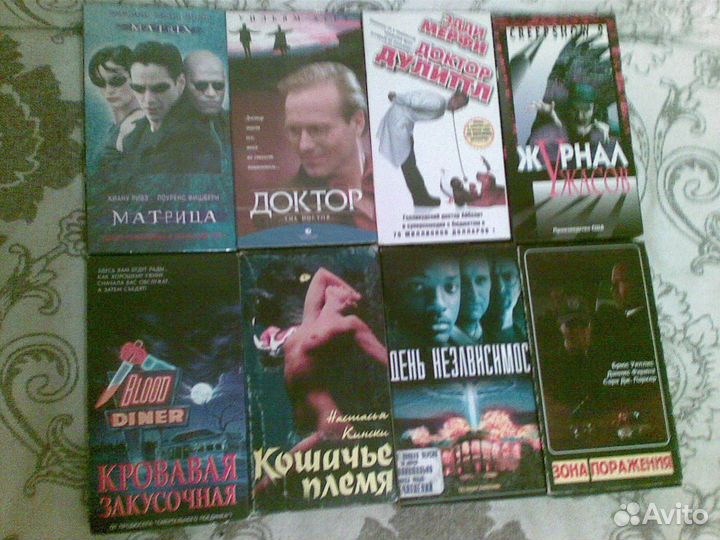 Много видеокассет VHS