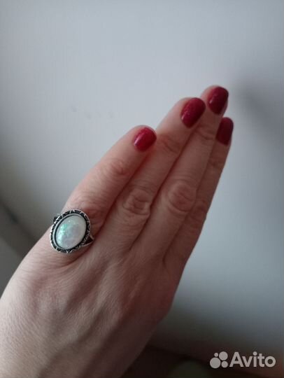 Кольцо с камнем опал