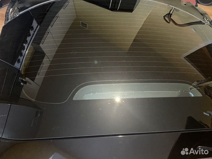 Стекло ок крышки багажника