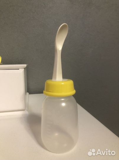 Бутылочка с ложечкой Pigeon для докорма