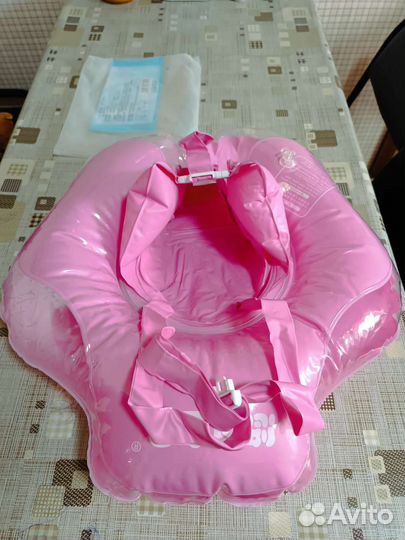 Круг для плавания, купальник и тапочки