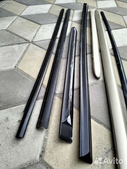 Молдинги на двери