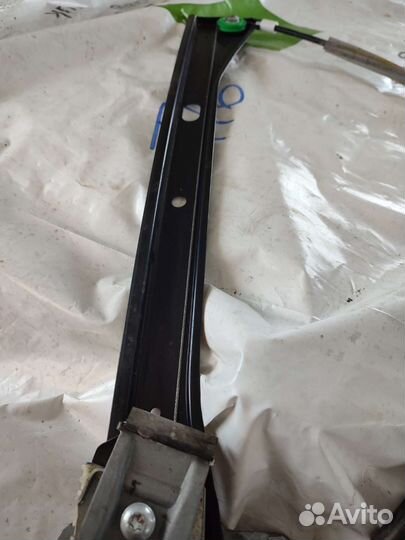 Правый стеклоподъемник Vw Jetta V