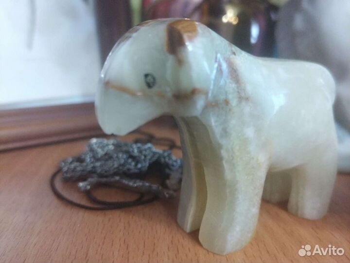 Фигуры из оникса