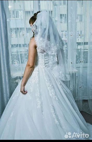 Свадебное платье пышное со шлейфом