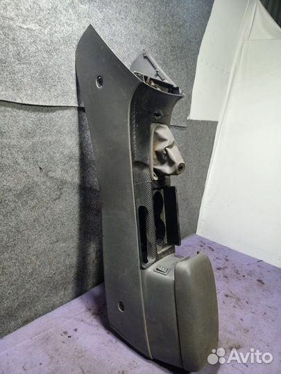 Подлокотник Mazda 6 GG 2006