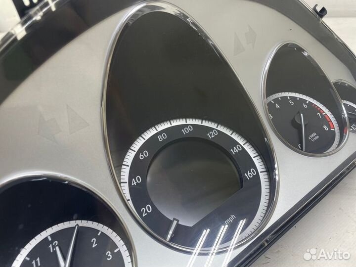 Щиток приборов Mercedes-Benz E W212 5.5 2010