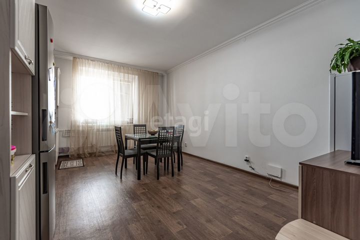 3-к. квартира, 104 м², 2/5 эт.