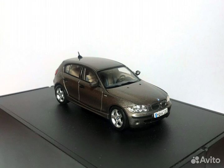 Модель Autoart 1/43 BMW 1er (E87)