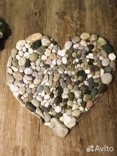 Массажный коврикручной работы из гальки