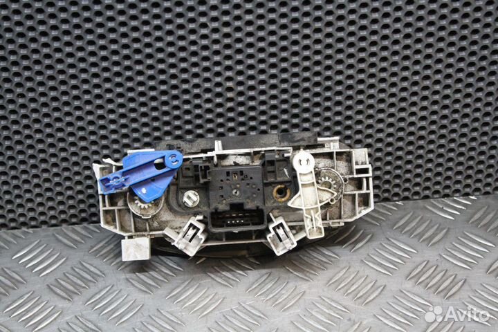 Блок управления климатической установкой Renault D