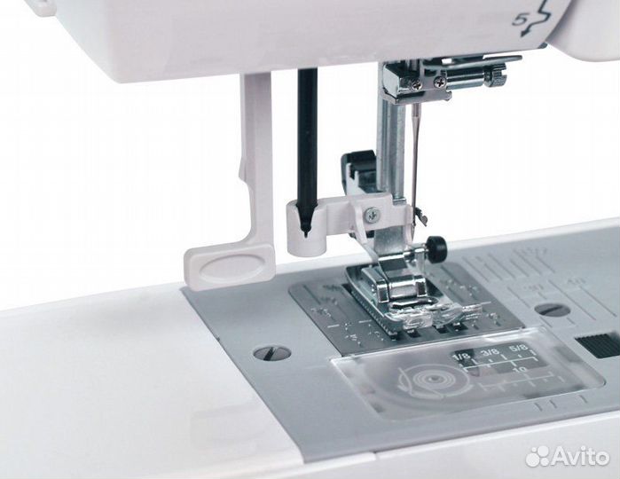 Швейная машина Janome DC 3900 50 операций