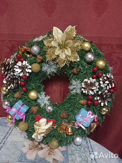 Новогодний венок ручной работы