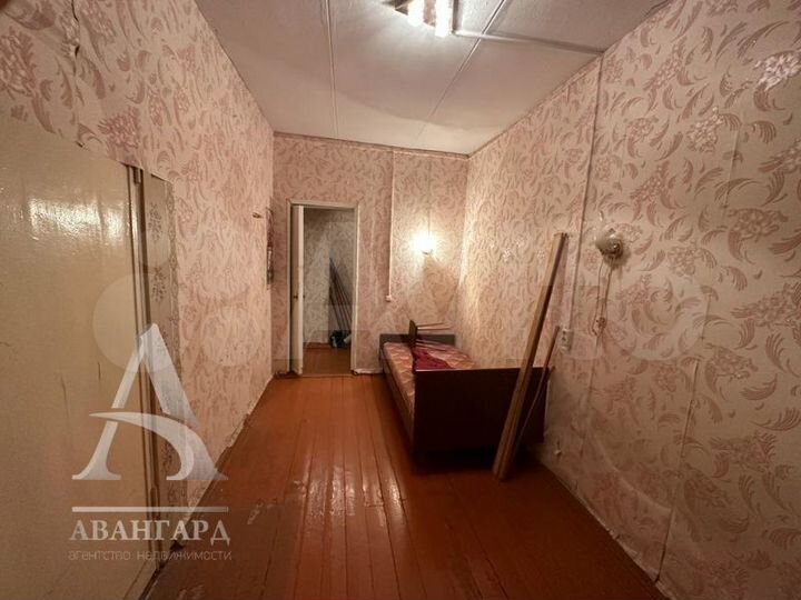 2-к. квартира, 42 м², 1/4 эт.