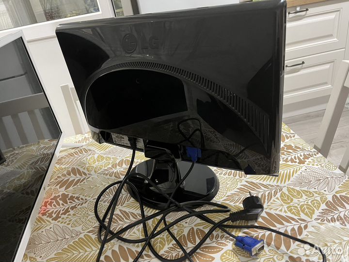 Монитор LG W2053S