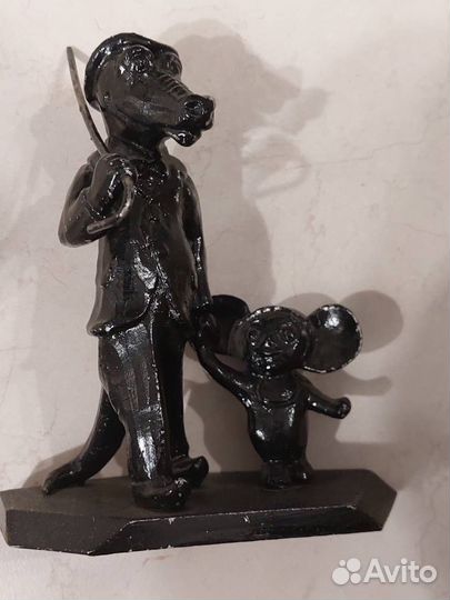 Статуэтка (крокодил гена С чебурашкой