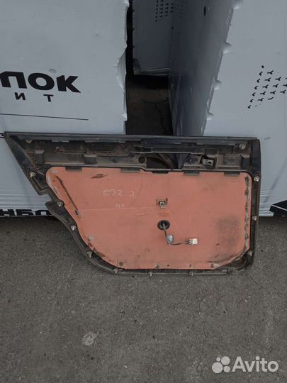 Дверная карта задняя правая bmw 7 E32 бмв е32