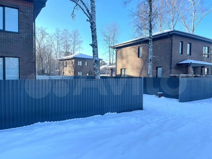 Коттедж 212,6 м² на участке 7,5 сот.