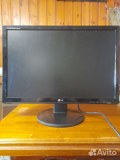 Монитор LG 22 W2242S-PF