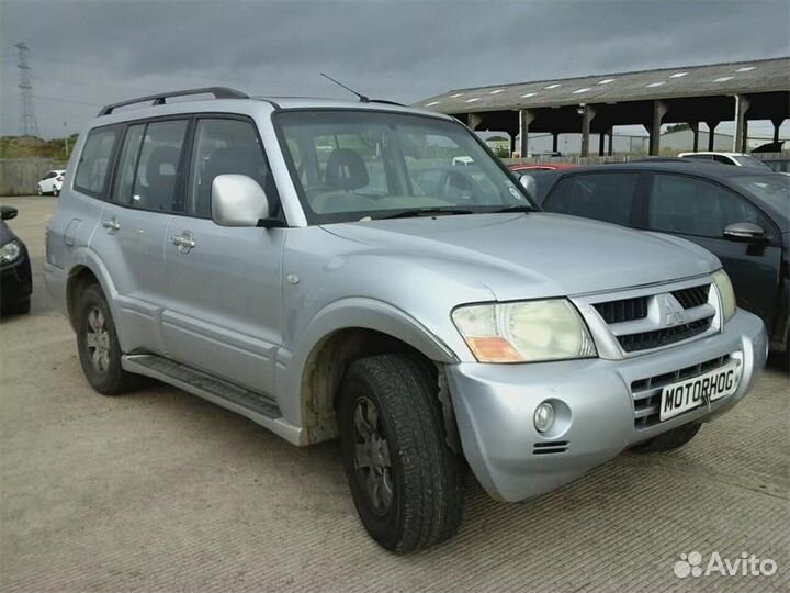 Разбор на запчасти Mitsubishi Pajero / Montero 200