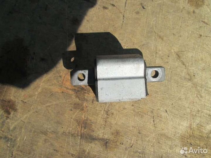 Подушка кпп Mercedes-Benz C230 W203 271.948 2005/1