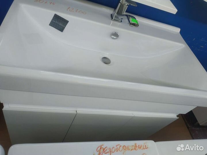 Комплект мебели в ванную