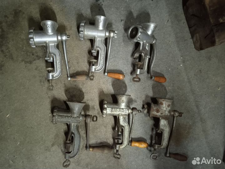 Коллекция старых мясорубок