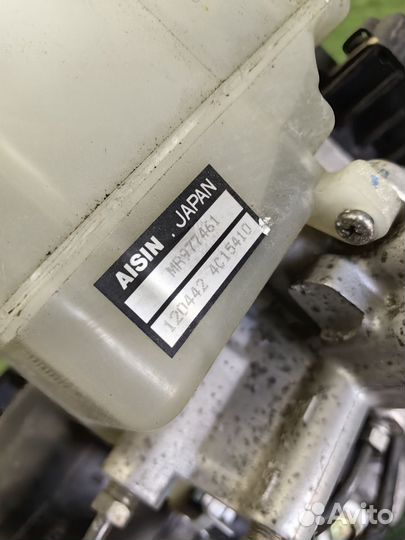 Главный тормозной цилиндр Mitsubishi Pajero 3 2004