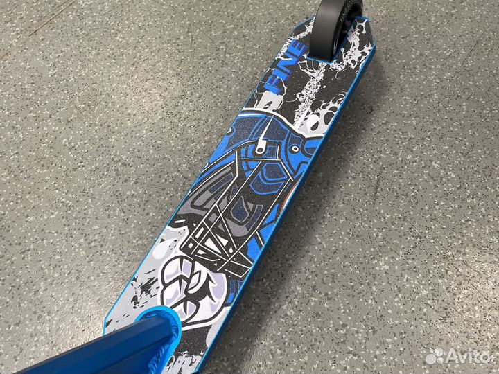 Трюковой самокат с системой HIC