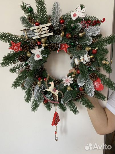 Новогодний венок ручной работы