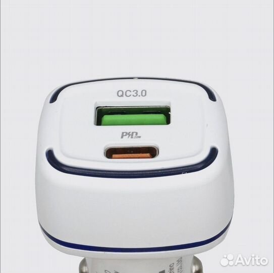 Автомобильное зарядное устройство USB/Type-C белое