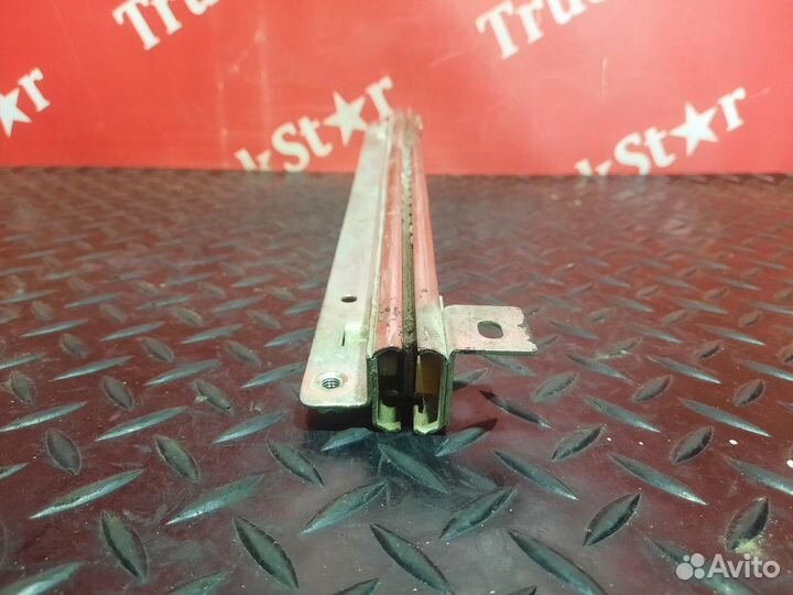 Направляющая столика левая Daf XF105