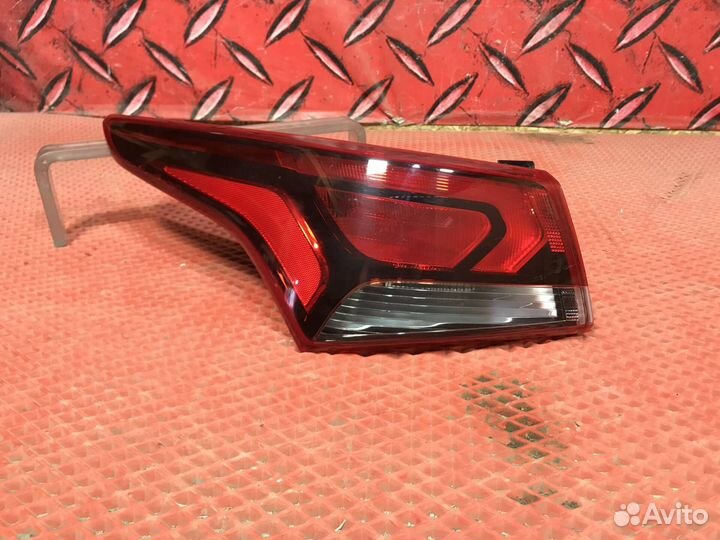 Фонарь левый наружный Hyundai Solaris 2