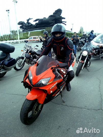 Мотоцикл спорт Honda cbr600 f4i